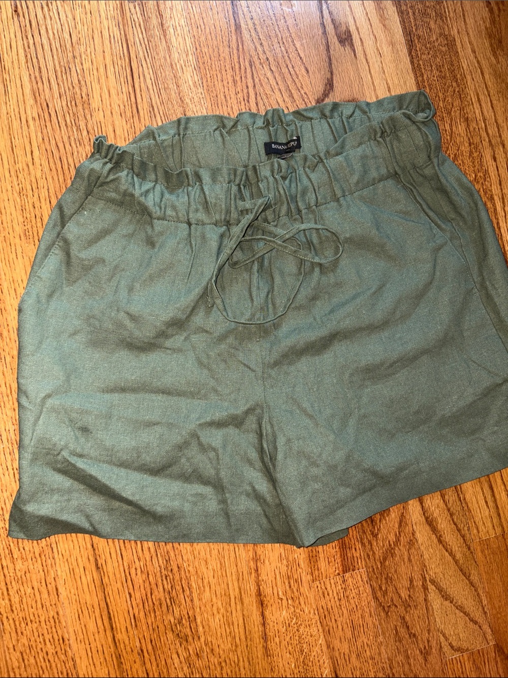 Banana Republic Olive Drawstring Waist Women's Shorts